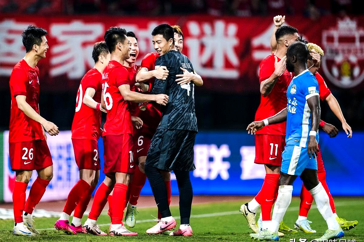 今晚意甲焦点战,武汉三镇远射贴柱,震撼外界,更衣室氛围转暖 今晚意甲焦点战,武汉三镇远射贴柱,震撼外界,更衣室氛围转暖